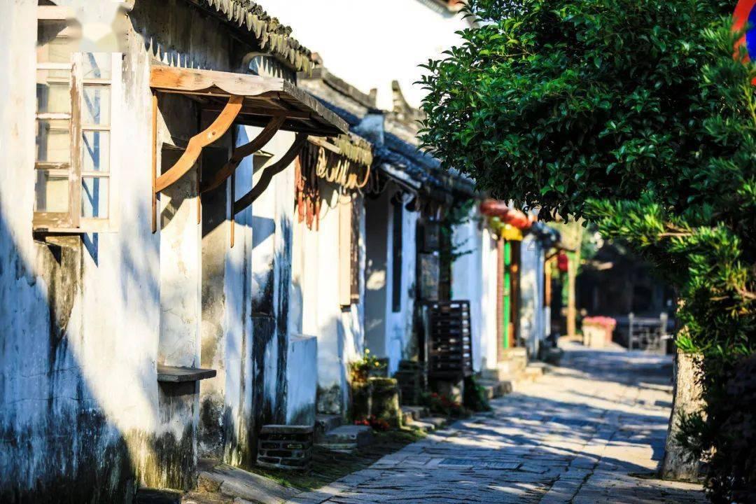 微信朋友圈怎么开启呢？游戏画面
